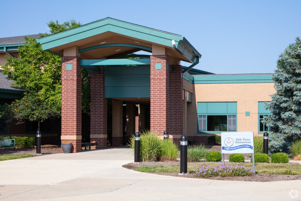 Oak Trace Elementary School front entrance in Westfield.