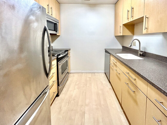 Hill Gardens Condo Association, Burlington, VT 05401 - photo 2