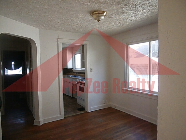 727 W Fairview Ave unit 1, Dayton, OH 45406 - photo 5