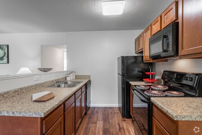 Bridges of Pine Creek, Dayton, OH 45406 - photo 2