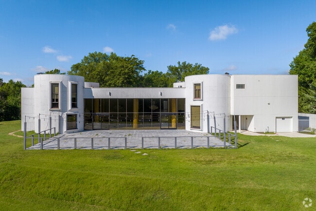 This modern architectural design in Vickridge looks stunning with large windows.
