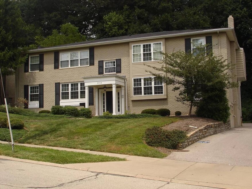 3744 Ashworth Dr unit B, Cincinnati, OH 45208 - photo 1