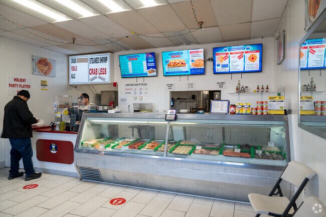Coral Seafood and Crabs offers fresh seafood as well as lunch and dinner