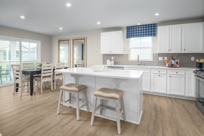 372 Charles Freer Ln, Whiteland, IN 46184 - photo 5