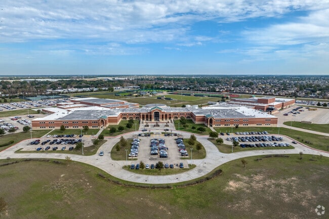 Tomball Memorial High School, Rankings & Reviews - Homes.com