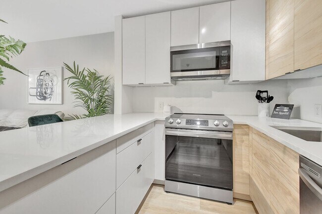 111 Mansfield C unit New Boca Villa, Boca Raton, FL 33434 - photo 5