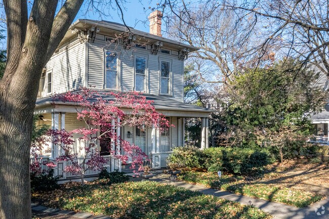 Homes in the Ridge have an amplitude of character to match their manicured yards.