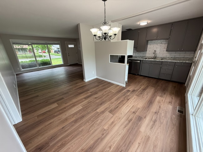 1036 Scott St, Midland, MI 48642 - photo 6