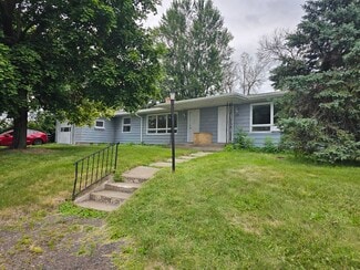 130 E Pomeroy St, River Falls, WI 54022
