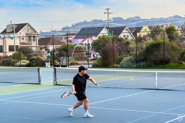 Ingleside athletes have access to nearby tennis courts.