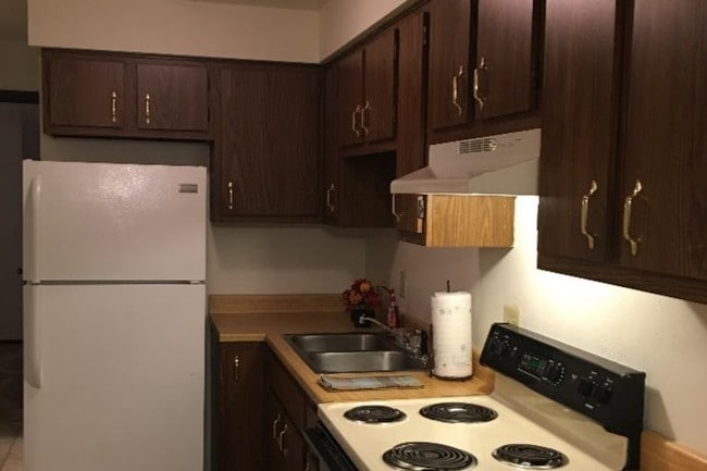 Lots of cabinets