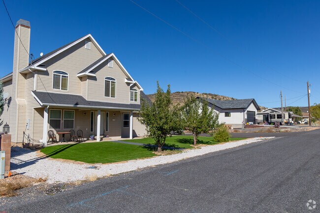 New Traditional homes appear on larger lots in Central.