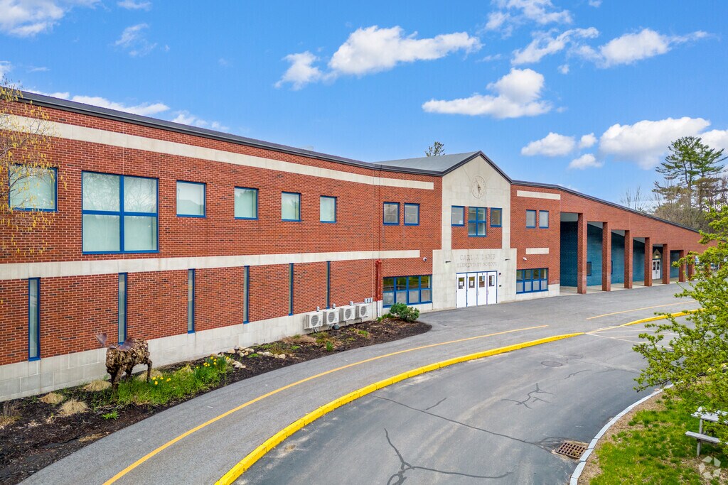 Photo of the Carl J. Lamb Elementary School in Springvale Maine
