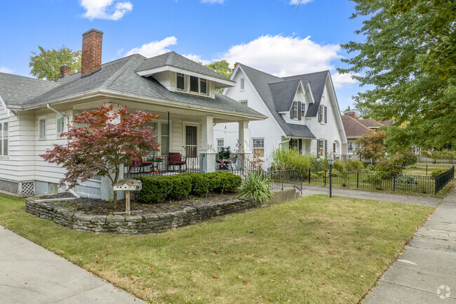 Wide bungalows are common in Adams Boulevard.