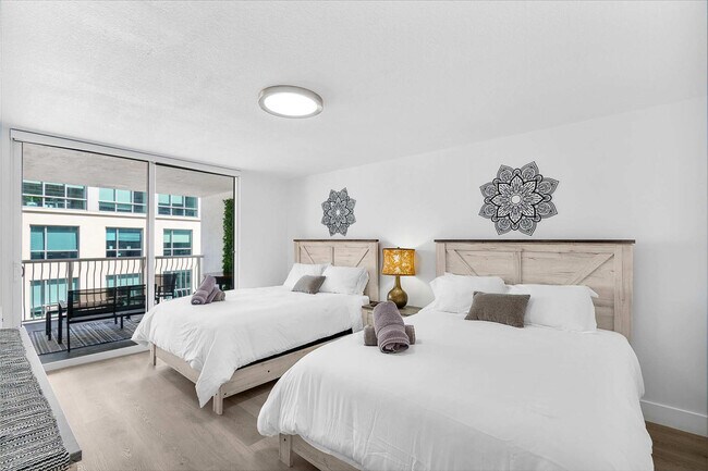 1 SE 12th St unit FL38-ID1036739P, Miami, FL 33131 - photo 4