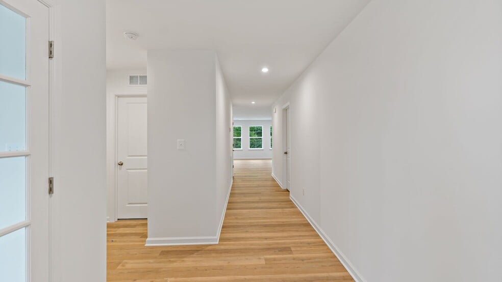 1570 Warm Spring Rd unit 38492785, Chambersburg, PA 17202 - photo 1