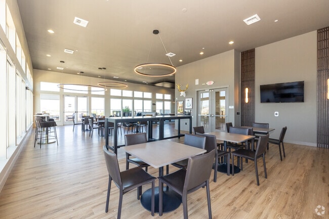 Elevation at Country Line Station, Englewood, CO 80112 - photo 4