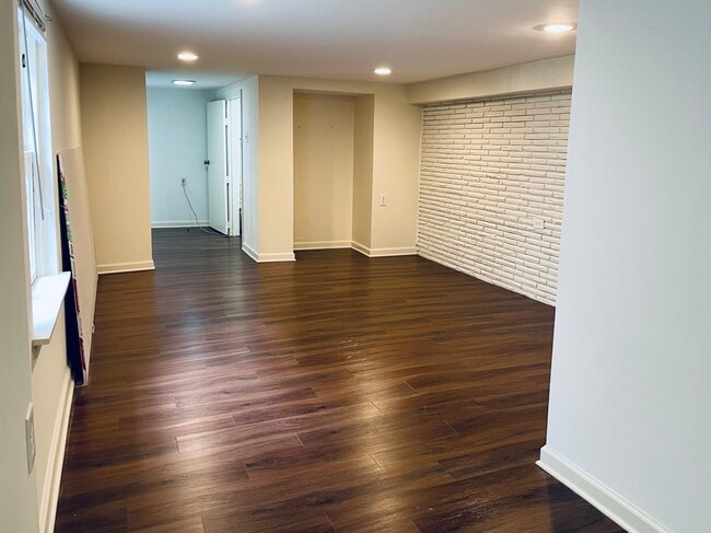 912 Wilson Dr unit 910 Wilson Dr, New Orleans, LA 70119 - photo 3