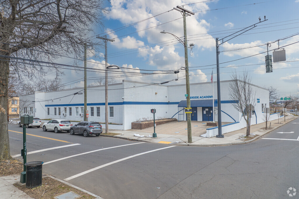 Welcome to the Riverside Academy at 560 Ella T Grasso , New Haven, CT.