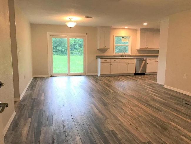 680 N Court St, Bronson, FL 32621 - photo 3