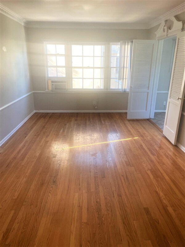 225 S Gale Dr unit D, Beverly Hills, CA 90211 - photo 2