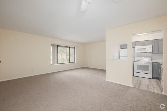 2BD, 1BA - 845SF