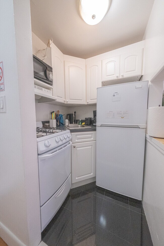 1422 2nd Ave unit ID1031978P, New York, NY 10021 - photo 5