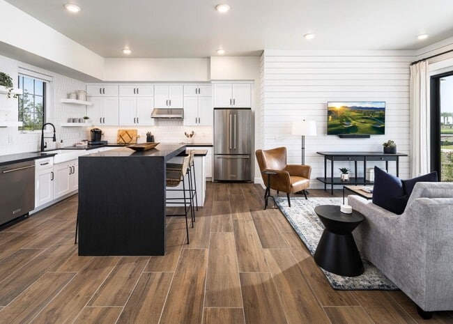 11800 N Greenwich Blvd, Surprise, AZ 85388 - photo 7