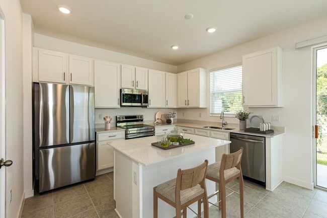 1467 Tristar Dr, Plant City, FL 33563 - photo 2