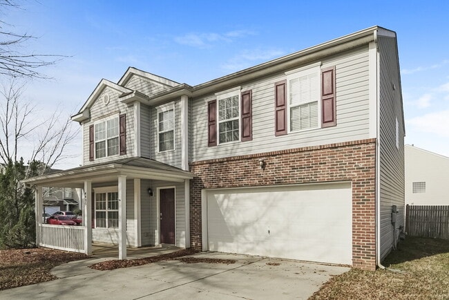 4405 Larkhaven Village Dr, Charlotte, NC 28215 - photo 4