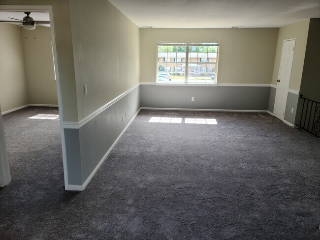 47 Garden View Terrace unit 4, East Windsor, NJ 08520 - photo 3