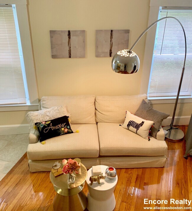 27 Forest St unit 7, Cambridge, MA 02140 - photo 2