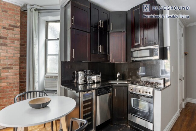 250 Mott St unit FL3-ID1229, New York, NY 10012 - photo 6