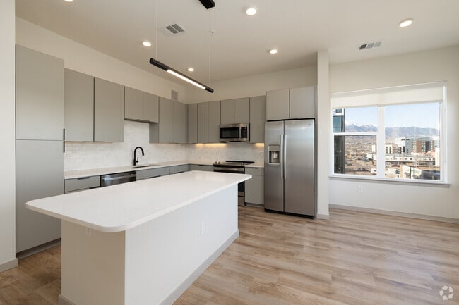 Ensley, Colorado Springs, CO 80903 - photo 2