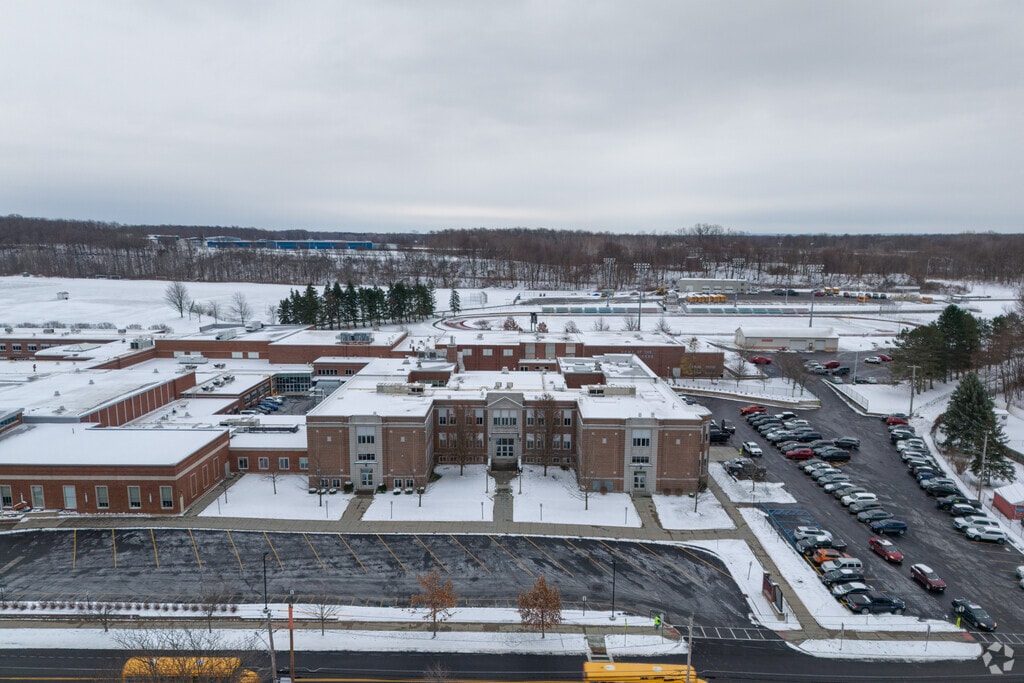 Akron High School has an overall B grade on Niche.