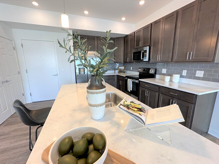 660 E Cypress St unit 306, Kennett Square, PA 19348 - photo 1