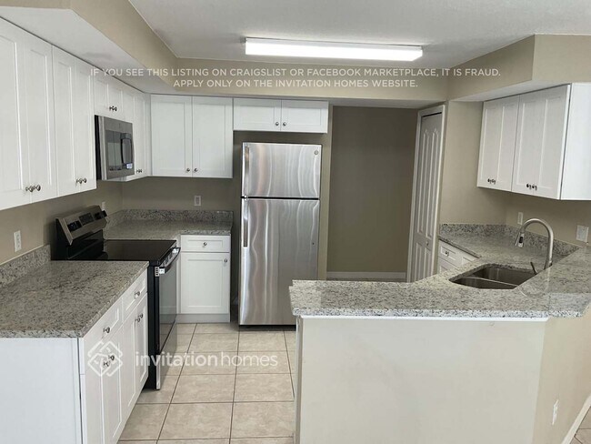 1215 Lake Shore Ranch Dr, Seffner, FL 33584 - photo 6