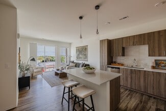 4733 S Packard Ave, Cudahy, WI 53110