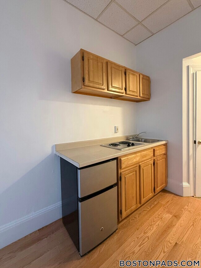 405 Beacon St unit 2, Boston, MA 02115 - photo 3