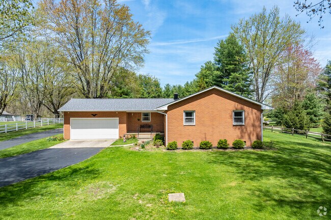 Prices of midcentury homes in Harlem start in the low $300,000s and peak in the low $600,000s, depending on size and acreage.