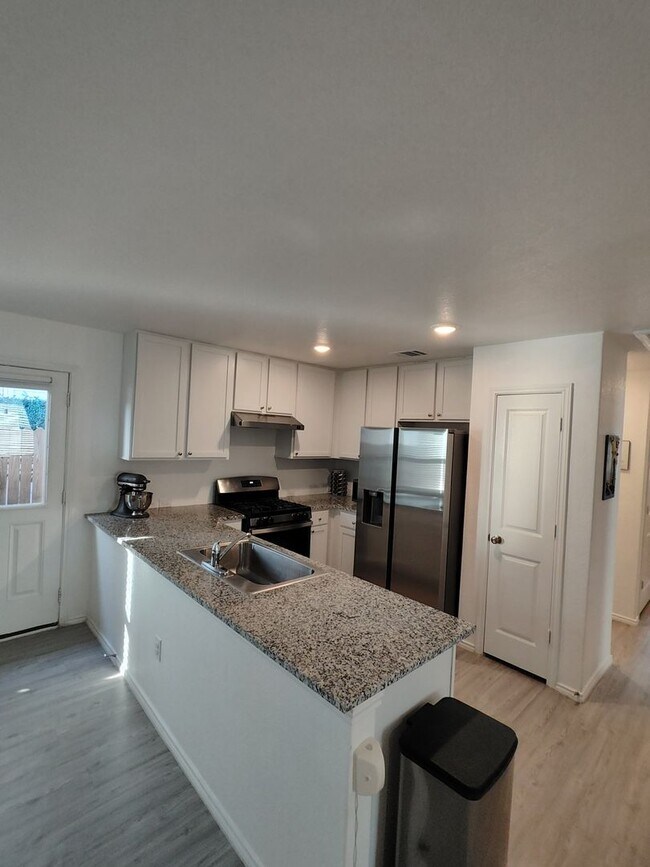 12911 Chinali Springs, Saint Hedwig, TX 78152 - photo 6