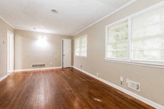 3149 Beech Dr, Atlanta, GA 30344 - photo 5