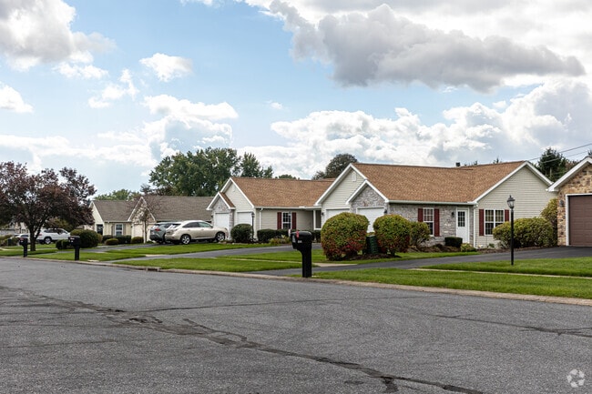 Low-maintenance duplexes line the Wynnwood area of Potter.