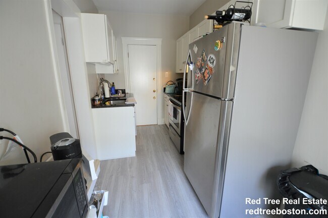 3 Sutherland Rd, Boston, MA 02135 - photo 4