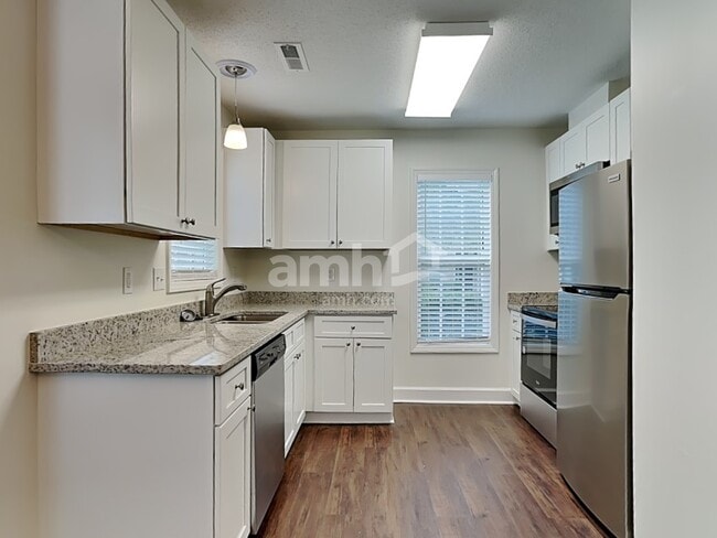 5715 Regent Village Dr, Winston-Salem, NC 27103 - photo 7