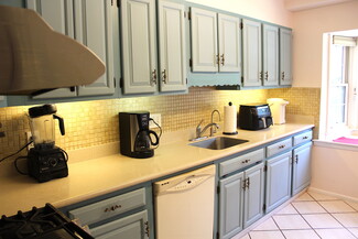 32 Hammond Pond Pkwy, Chestnut Hill, MA 02467