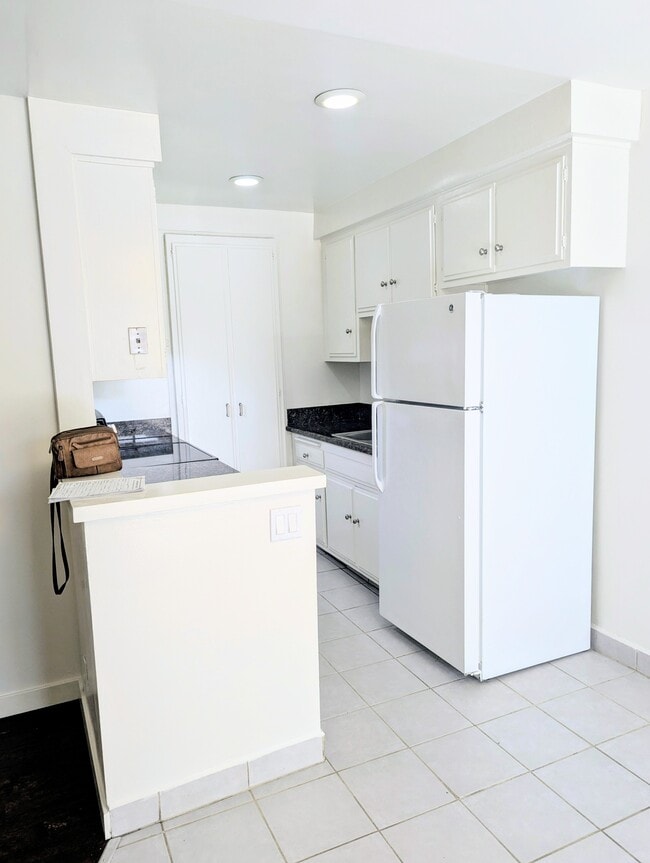 1533 Hi Point St, Los Angeles, CA 90035 - photo 2