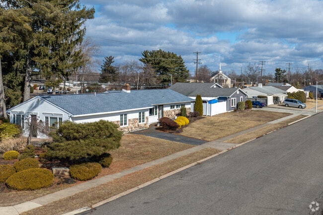 Stonybrook is a quiet community with easy access to major highways and mass transit.