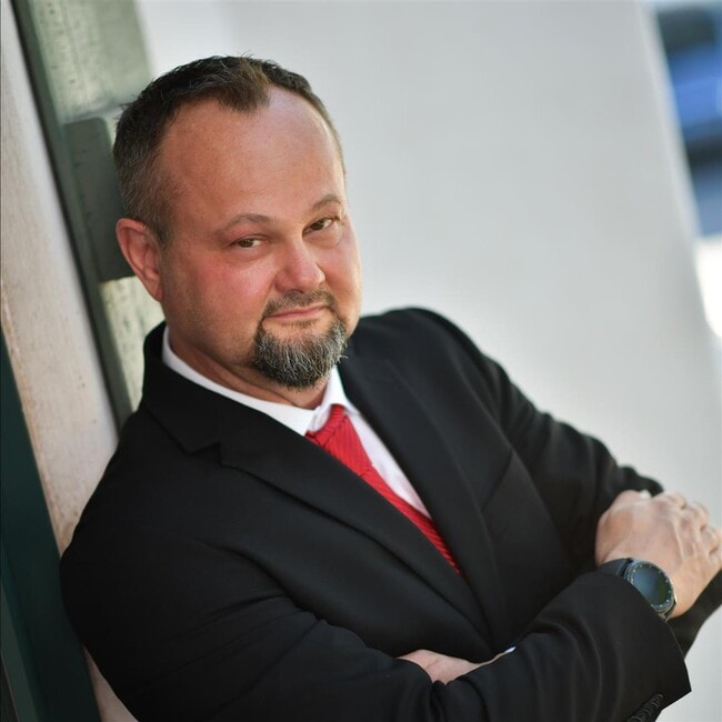 Agent Photo