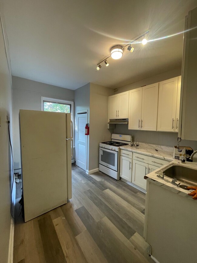 69 Martin Luther King jr Dr Unit 2, Jersey City, NJ 07305
